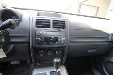 Dodge Nitro 2.8 CRD DPF SXT 4WD (14)
