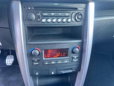 Peugeot 207 Cabrio VTi 120CV CC aut. Féline (10)