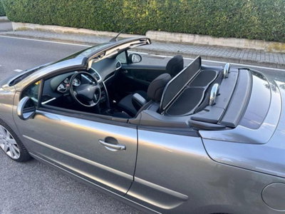 Peugeot 207 Cabrio VTi 120CV CC aut. Féline (9)