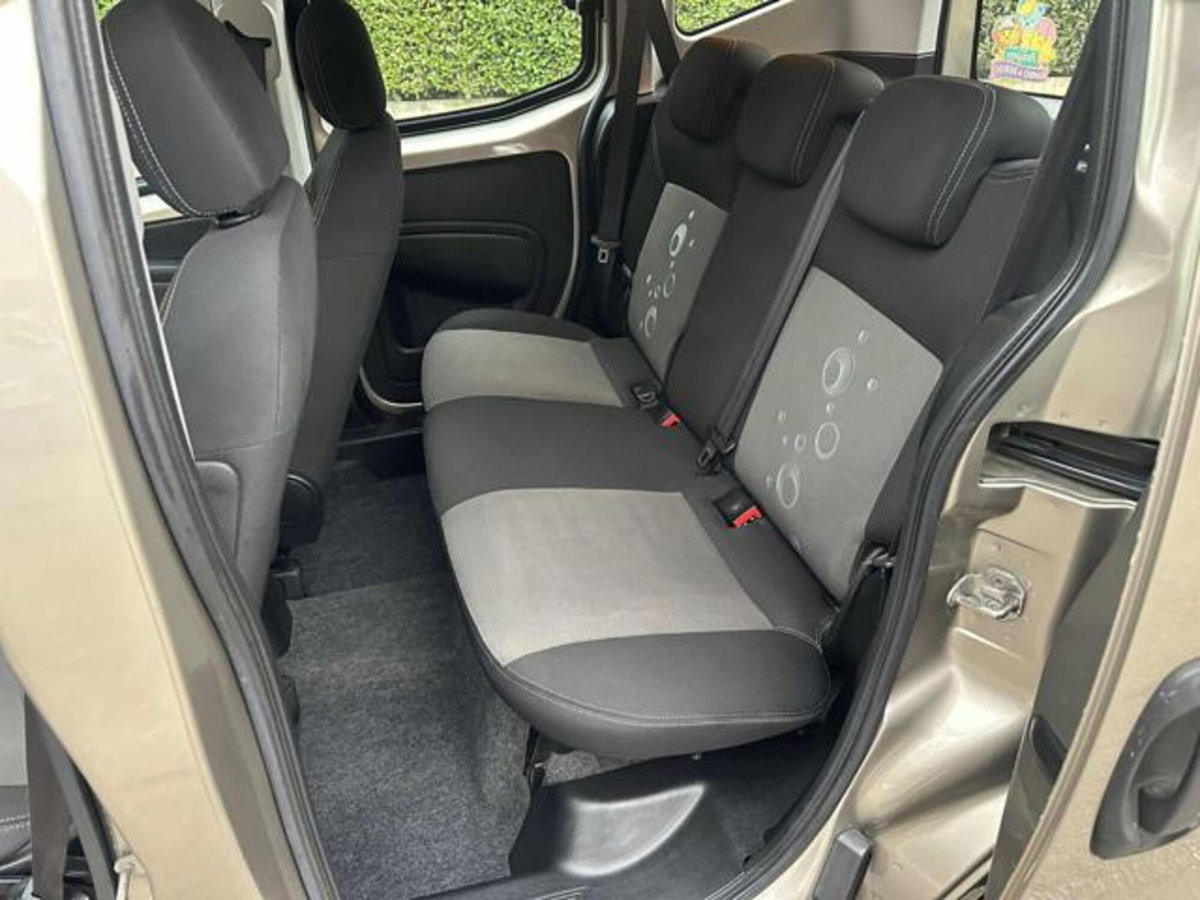 Citroen Nemo Multispace 1.3 HDi 75CV Silver Selection (16)