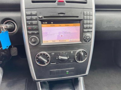 Mercedes-Benz Classe A 160 BlueEFFICIENCY Special Edition Sport (13)