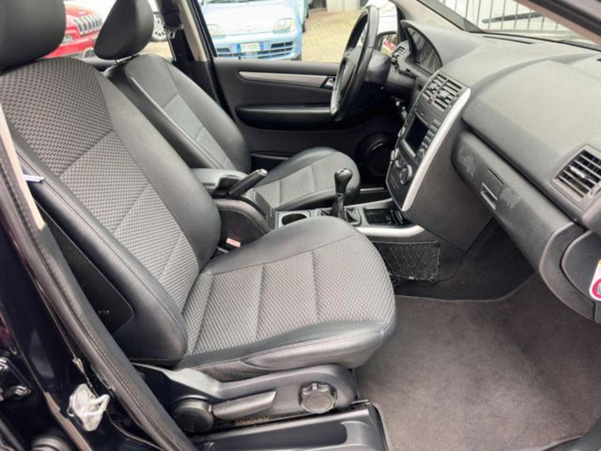 Mercedes-Benz Classe A 160 BlueEFFICIENCY Special Edition Sport (15)