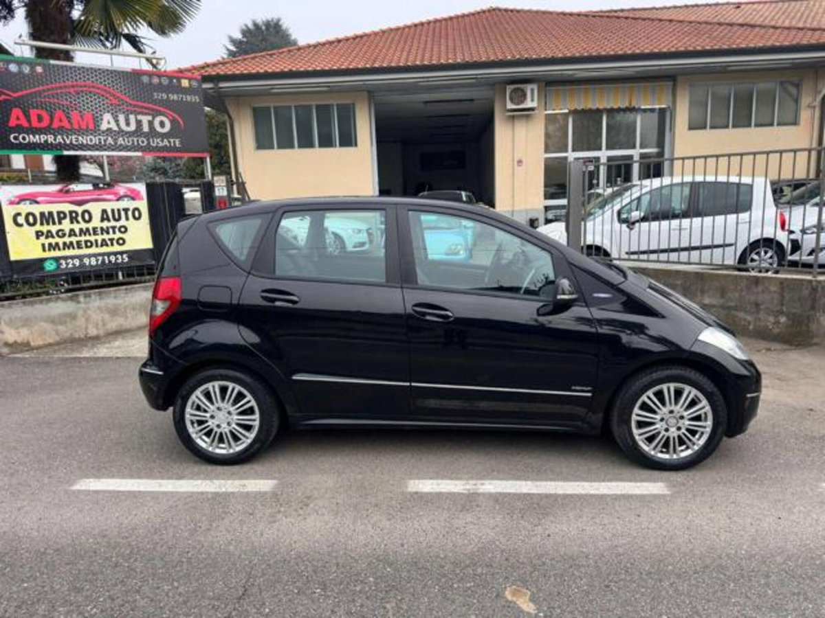 Mercedes-Benz Classe A 160 BlueEFFICIENCY Special Edition Sport (8)