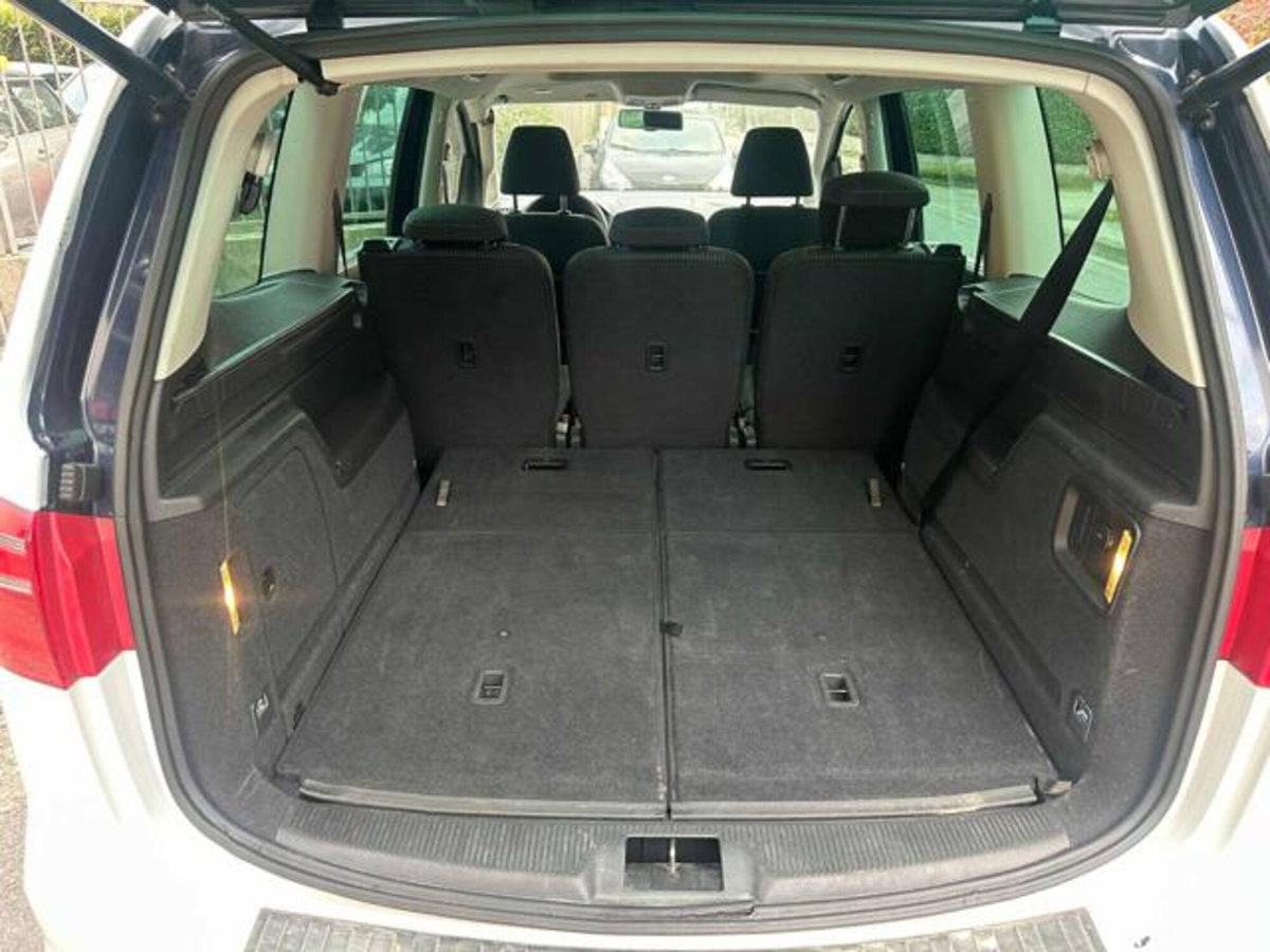 SEAT Alhambra 2.0 TDI CR DPF DSG Reference (15)