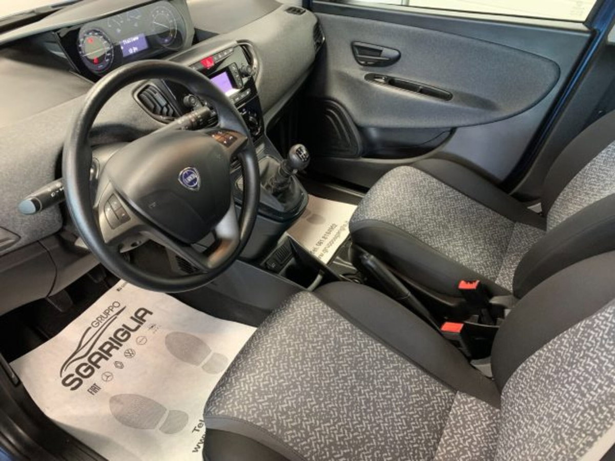 Lancia Ypsilon 1.0 FireFly 5 porte S&S Hybrid Ecochic Gold (13)