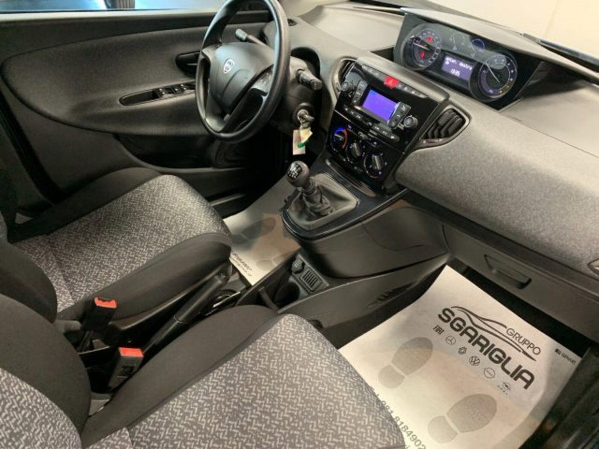 Lancia Ypsilon 1.0 FireFly 5 porte S&S Hybrid Ecochic Gold (14)