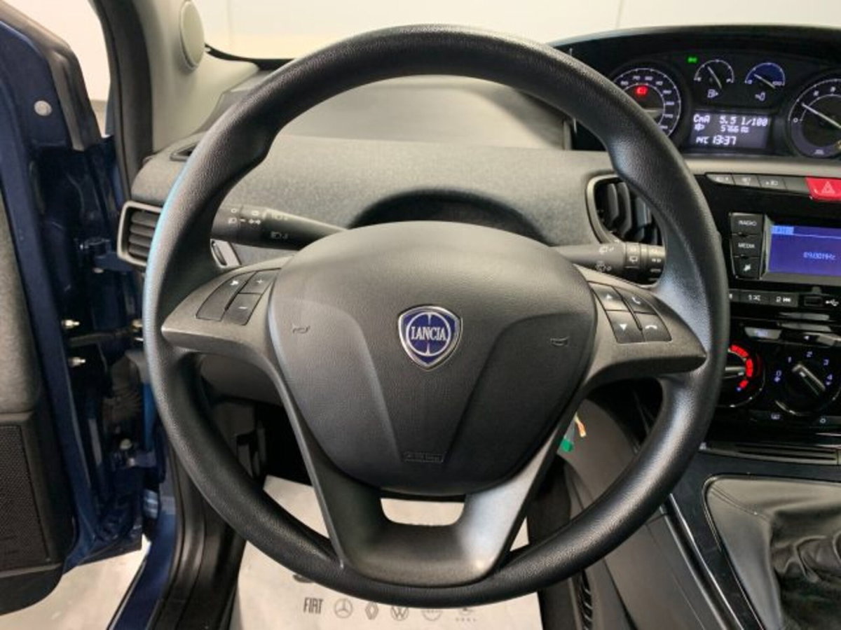 Lancia Ypsilon 1.0 FireFly 5 porte S&S Hybrid Ecochic Gold (19)
