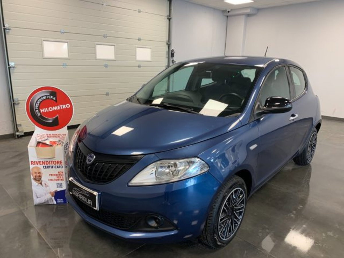 Lancia Ypsilon 1.0 FireFly 5 porte S&S Hybrid Ecochic Gold (3)