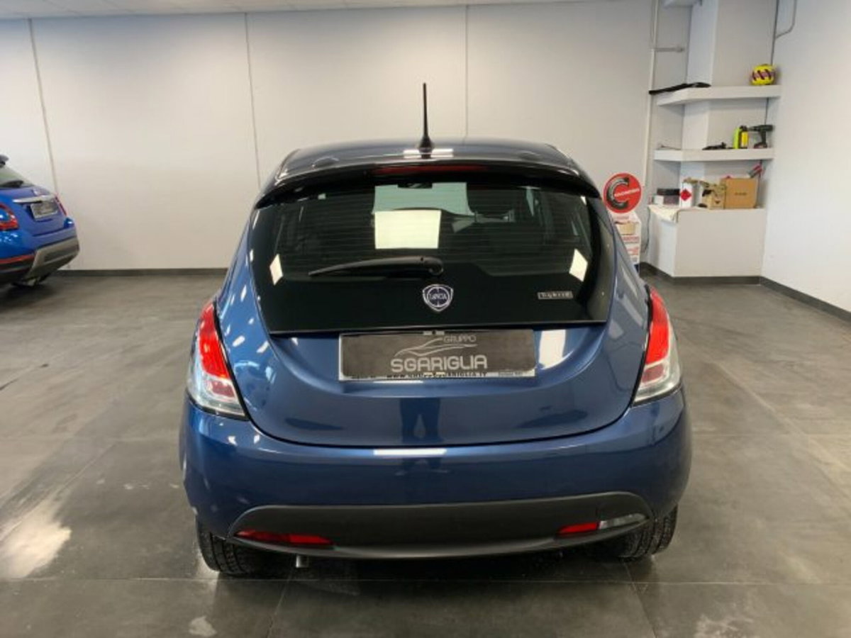 Lancia Ypsilon 1.0 FireFly 5 porte S&S Hybrid Ecochic Gold (5)