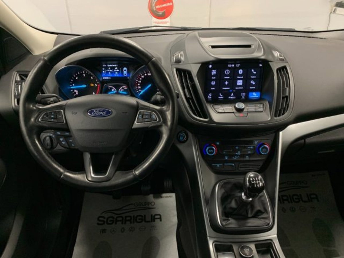 Ford Kuga 1.5 TDCI 120 CV S&S 2WD Powershift Titanium (10)