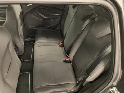 Ford Kuga 1.5 TDCI 120 CV S&S 2WD Powershift Titanium (16)