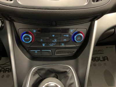 Ford Kuga 1.5 TDCI 120 CV S&S 2WD Powershift Titanium (18)