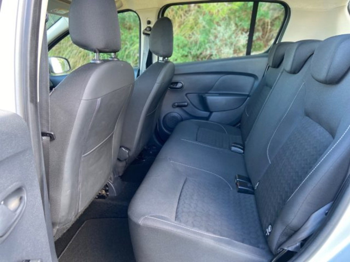 Dacia Sandero 1.5 dCi 8V 75CV Lauréate (16)