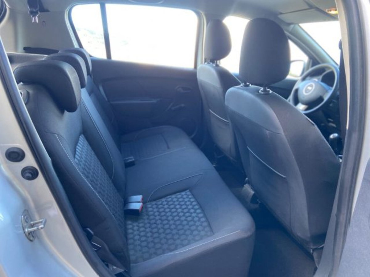 Dacia Sandero 1.5 dCi 8V 75CV Lauréate (18)