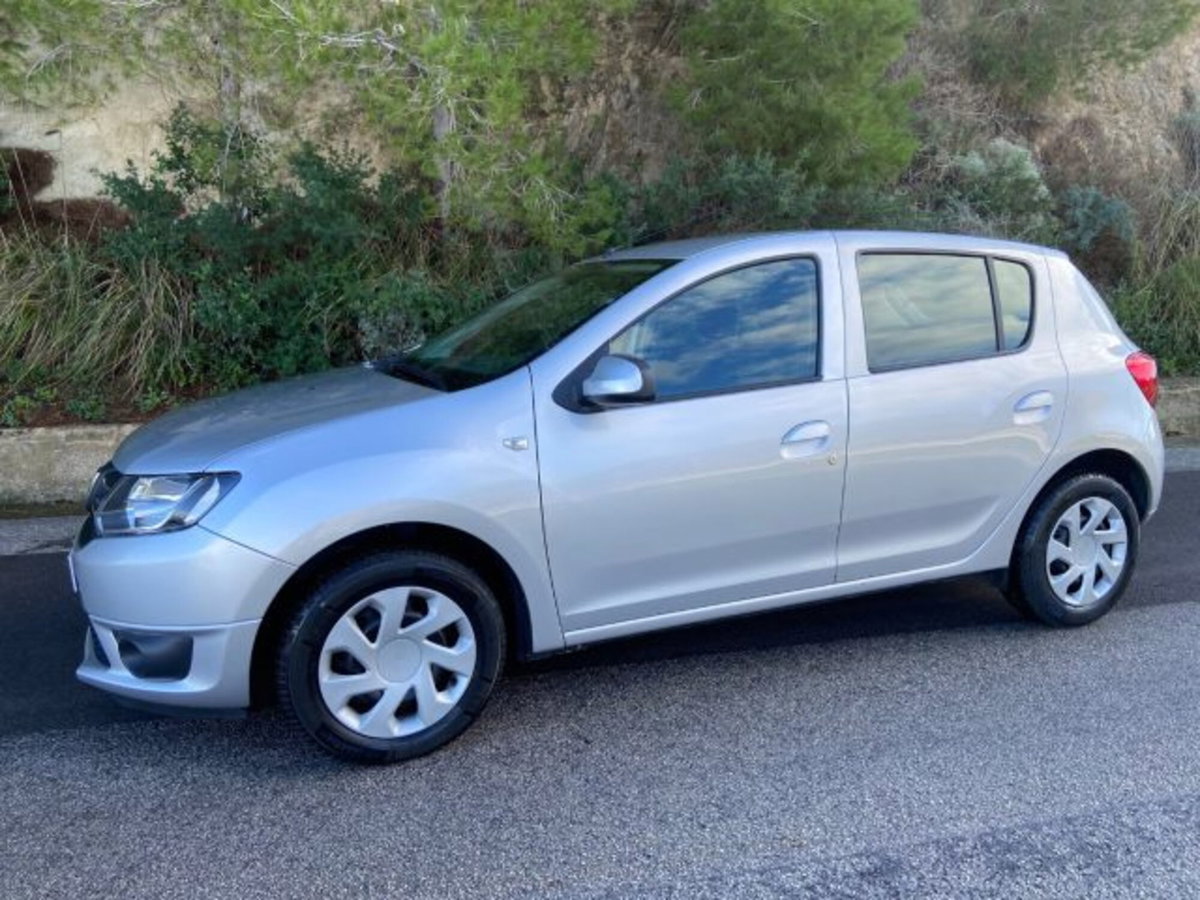 Dacia Sandero 1.5 dCi 8V 75CV Lauréate (7)