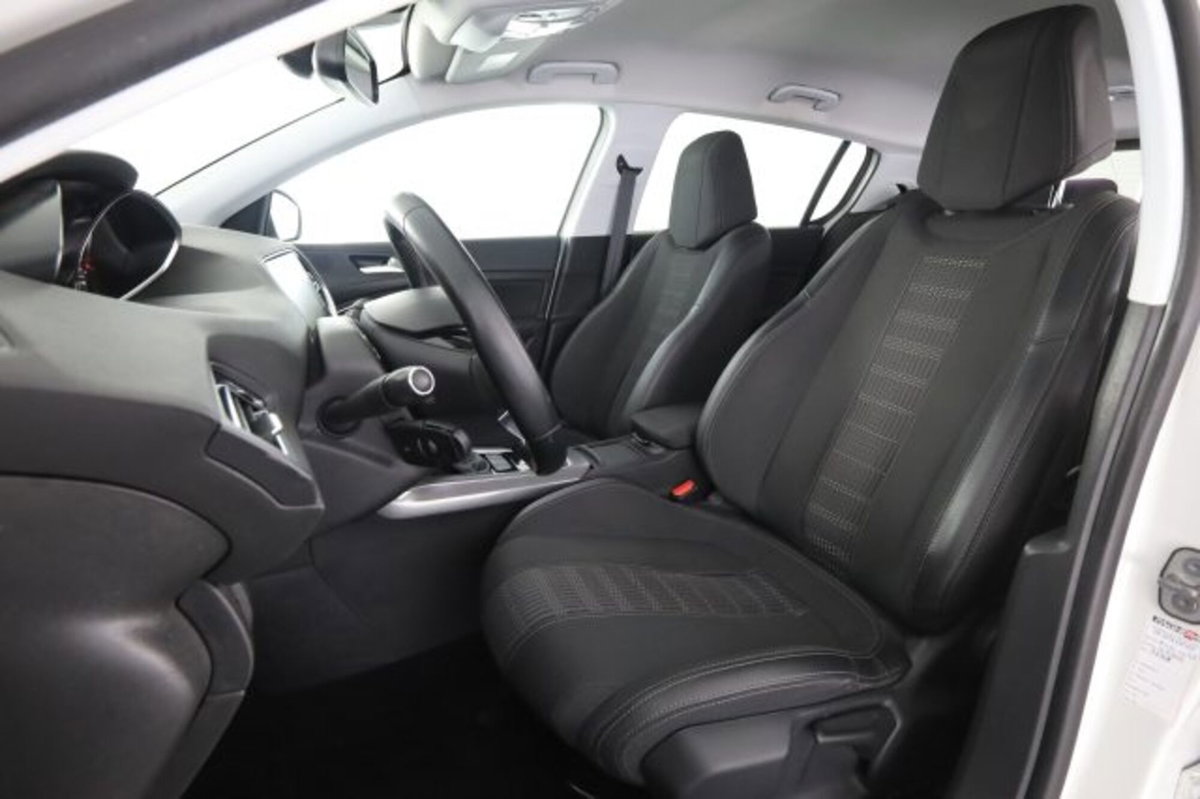 Peugeot 308 BlueHDi 120 S&S EAT6 Allure (2)