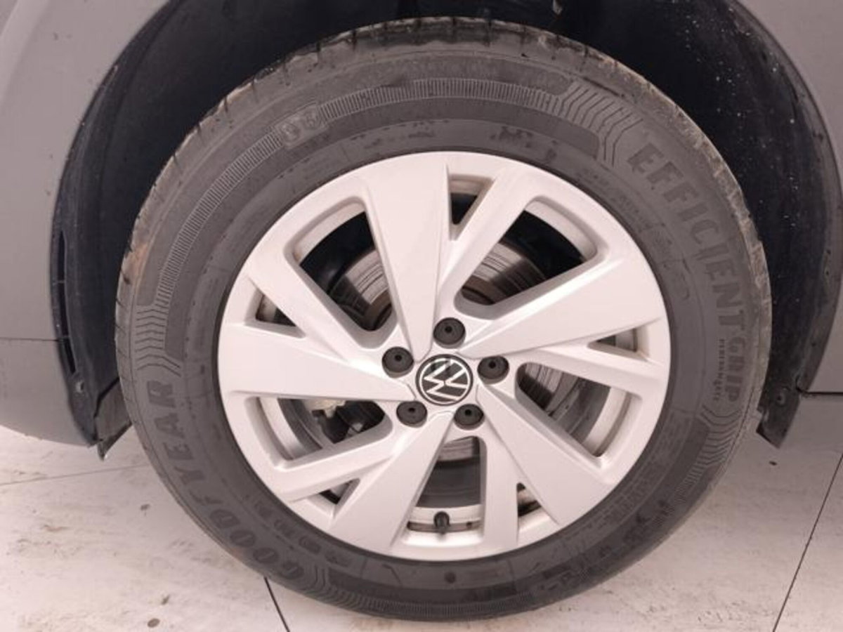 Volkswagen Taigo 1.0 tsi Life 115cv (9)