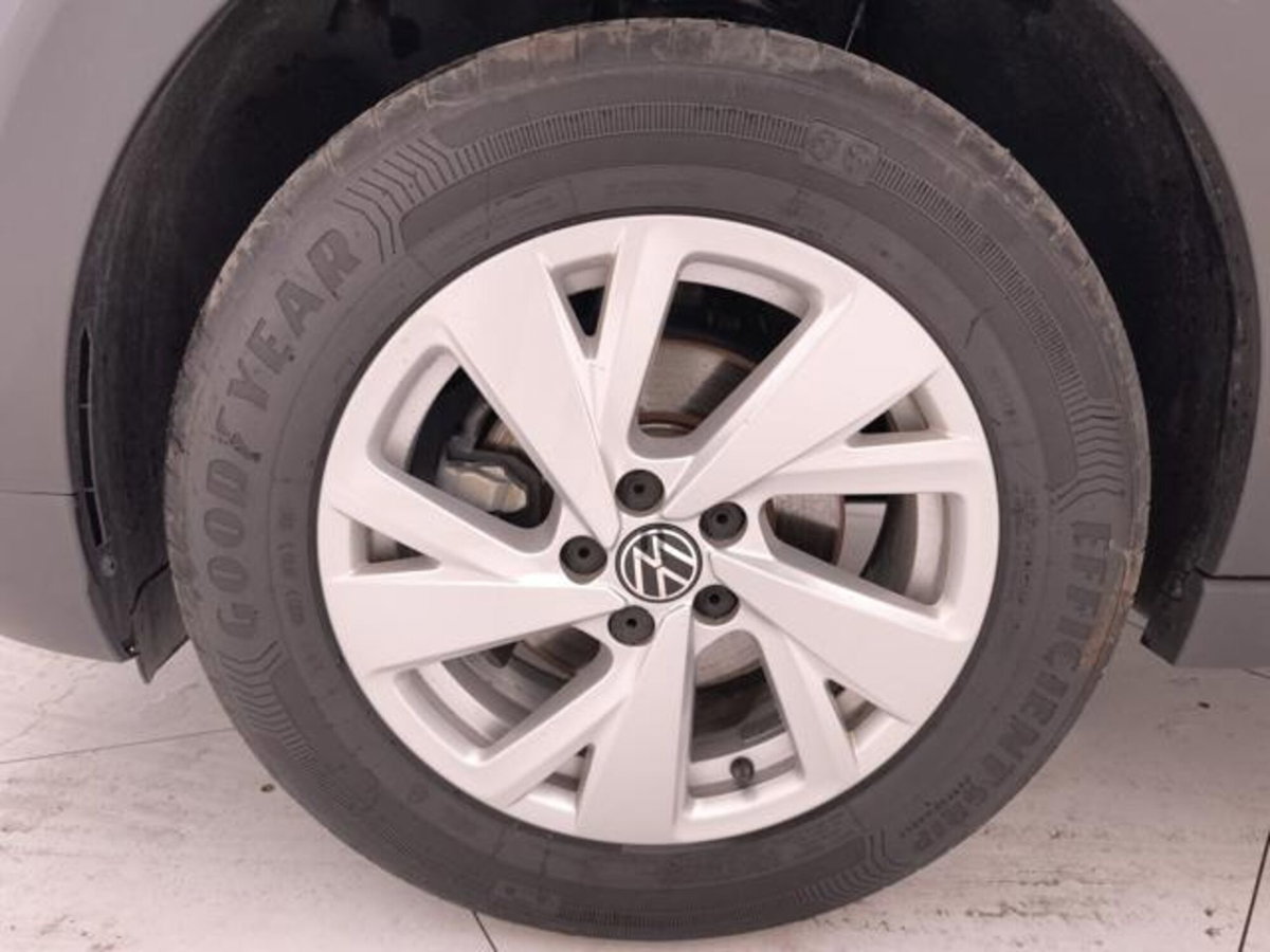 Volkswagen Taigo 1.0 tsi Life 115cv (9)