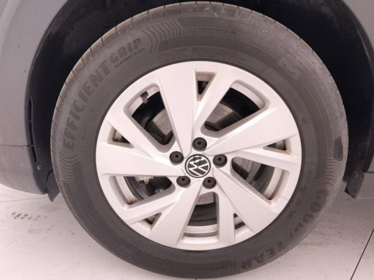 Volkswagen Taigo 1.0 tsi Life 115cv (9)