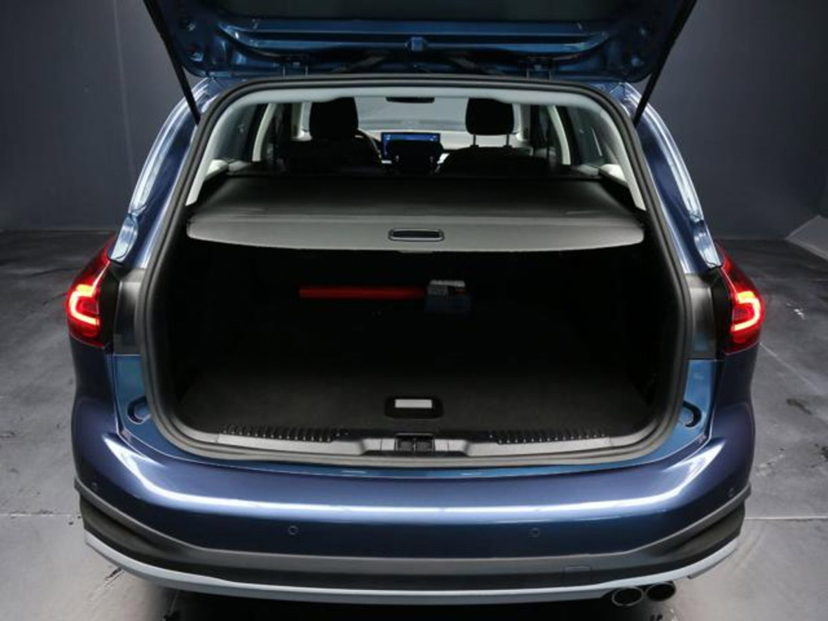 Ford Focus Station Wagon 1.5 EcoBlue 115 CV automatico SW Active Design (11)