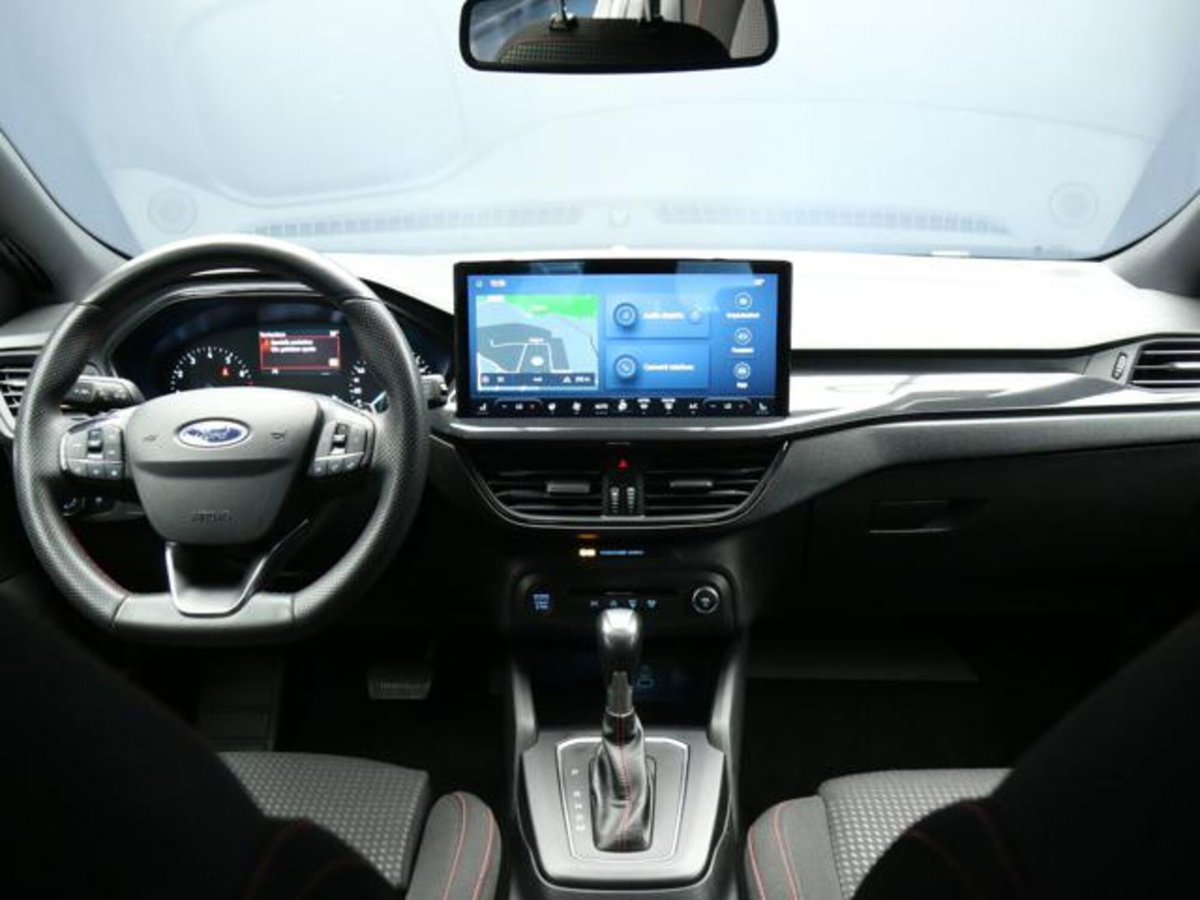 Ford Focus Station Wagon 1.0 EcoBoost Hybrid 155 CV SW ST-Line (12)
