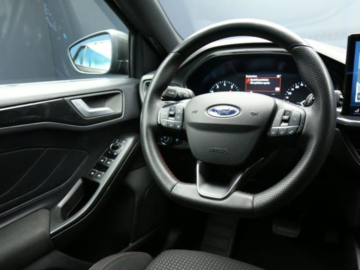 Ford Focus Station Wagon 1.0 EcoBoost Hybrid 155 CV SW ST-Line (13)