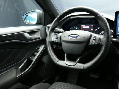 Ford Focus Station Wagon 1.0 EcoBoost Hybrid 155 CV SW ST-Line (13)