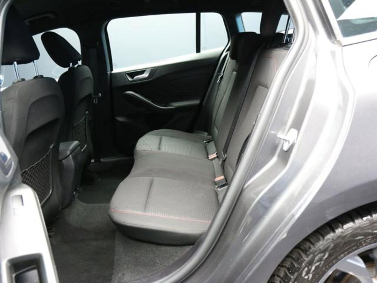 Ford Focus Station Wagon 1.0 EcoBoost Hybrid 155 CV SW ST-Line (9)