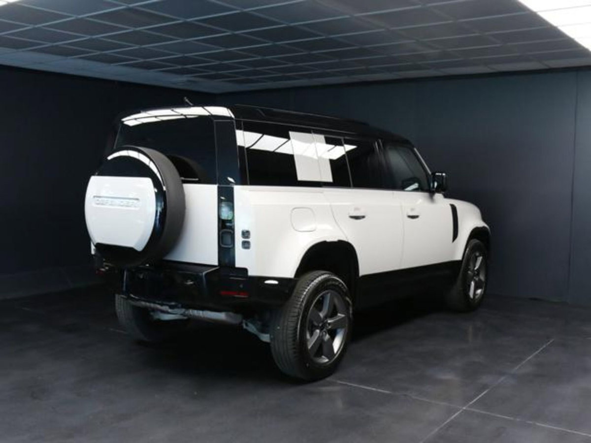 Land Rover Defender 110 3.0d i6 mhev X-Dynamic HSE awd 250cv auto (3)