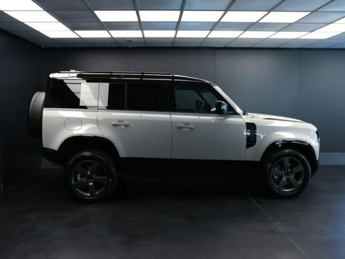 Land Rover Defender 110 3.0d i6 mhev X-Dynamic HSE awd 250cv auto (6)
