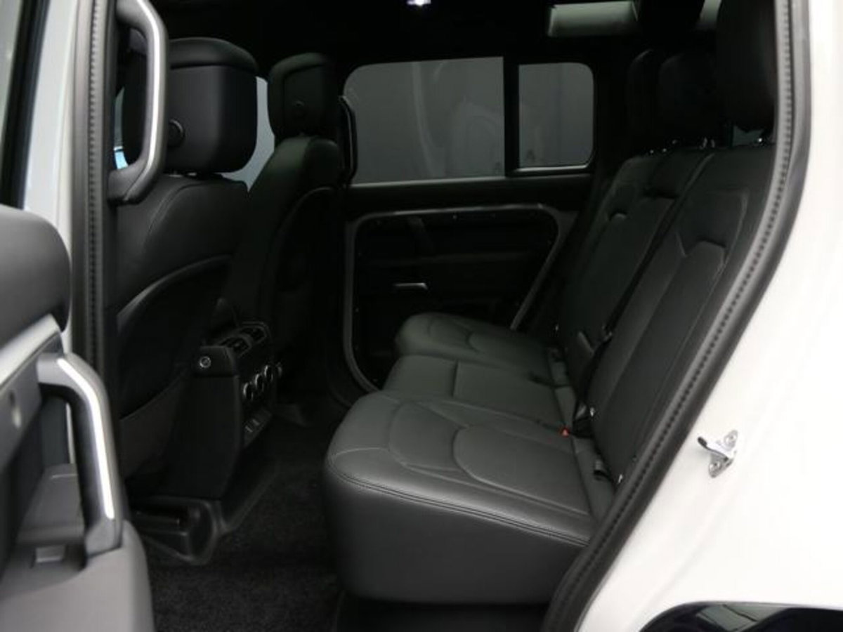 Land Rover Defender 110 3.0d i6 mhev X-Dynamic HSE awd 250cv auto (8)