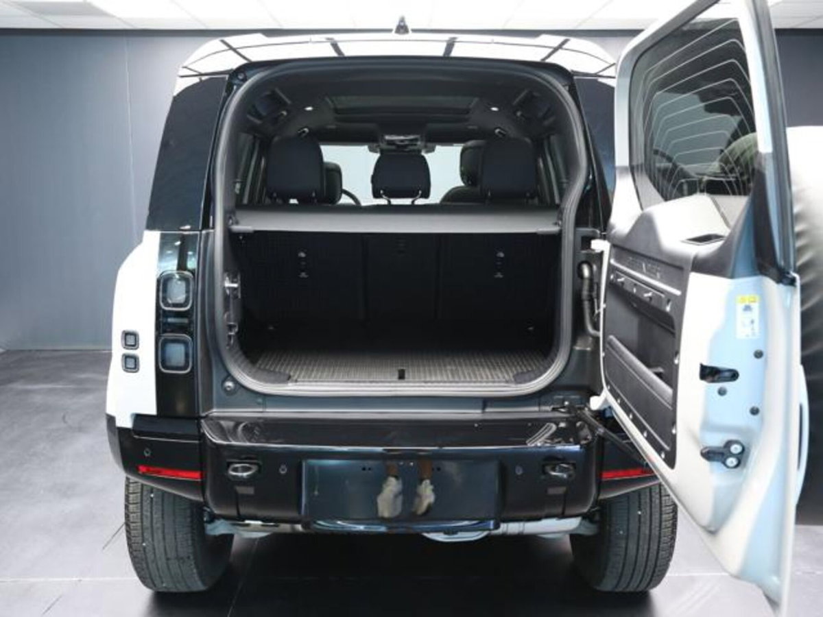 Land Rover Defender 110 3.0d i6 mhev X-Dynamic HSE awd 250cv auto (9)