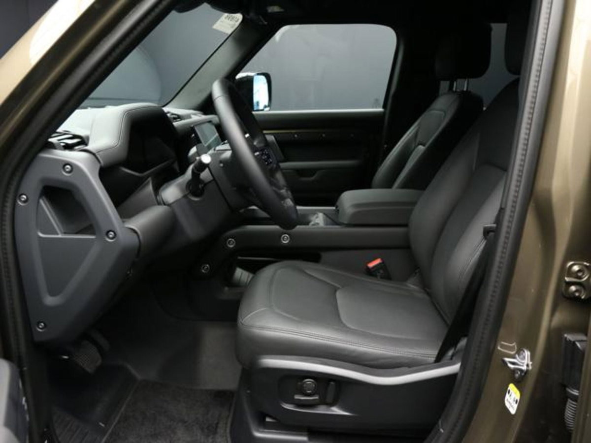 Land Rover Defender 110 3.0d i6 mhev X-Dynamic HSE awd 250cv auto (7)