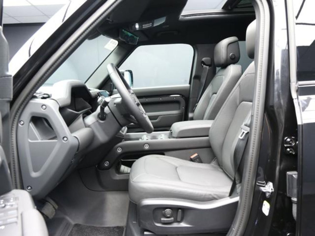 Land Rover Defender 110 3.0d i6 mhev X-Dynamic HSE awd 250cv auto (13)