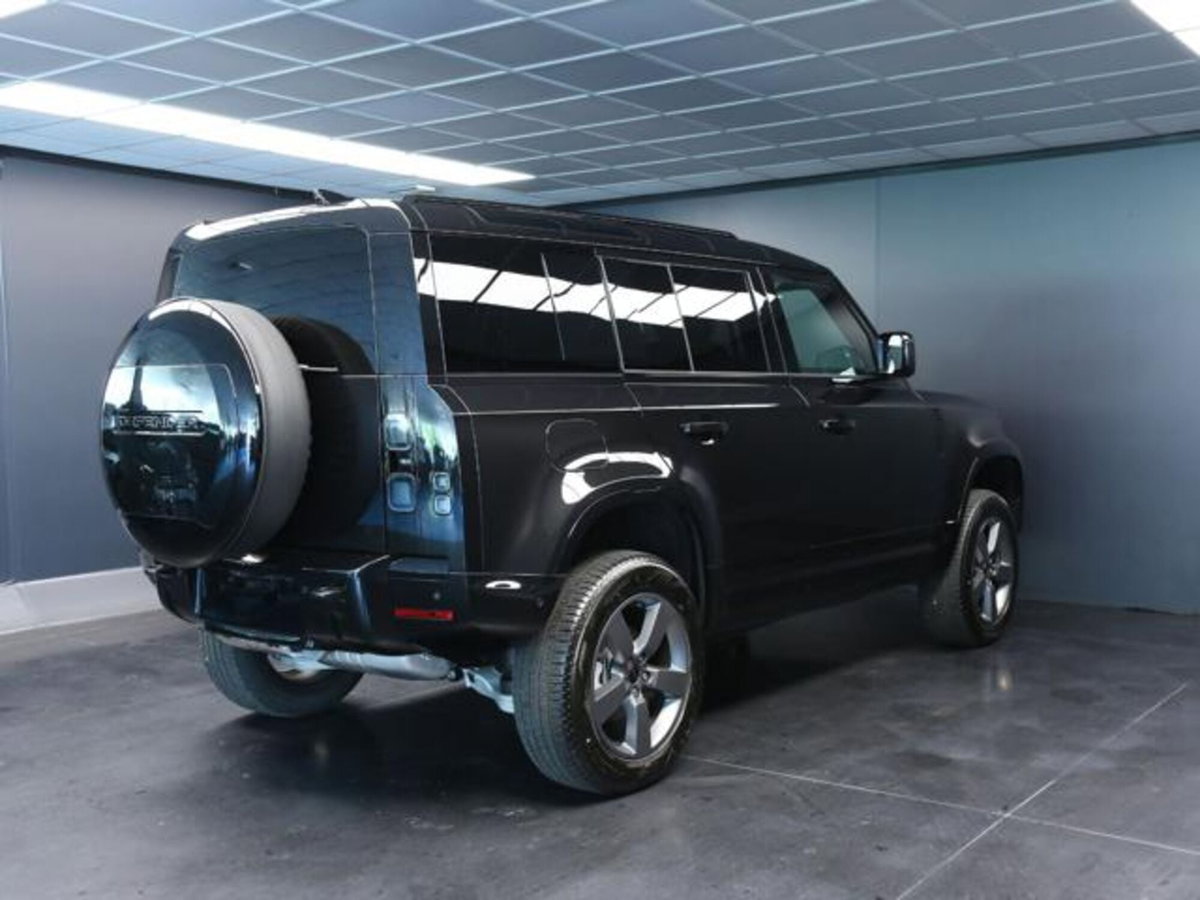 Land Rover Defender 110 3.0d i6 mhev X-Dynamic HSE awd 250cv auto (3)
