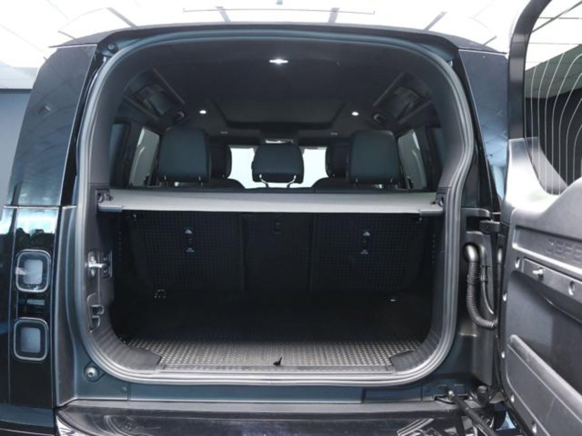 Land Rover Defender 110 3.0d i6 mhev X-Dynamic HSE awd 250cv auto (6)