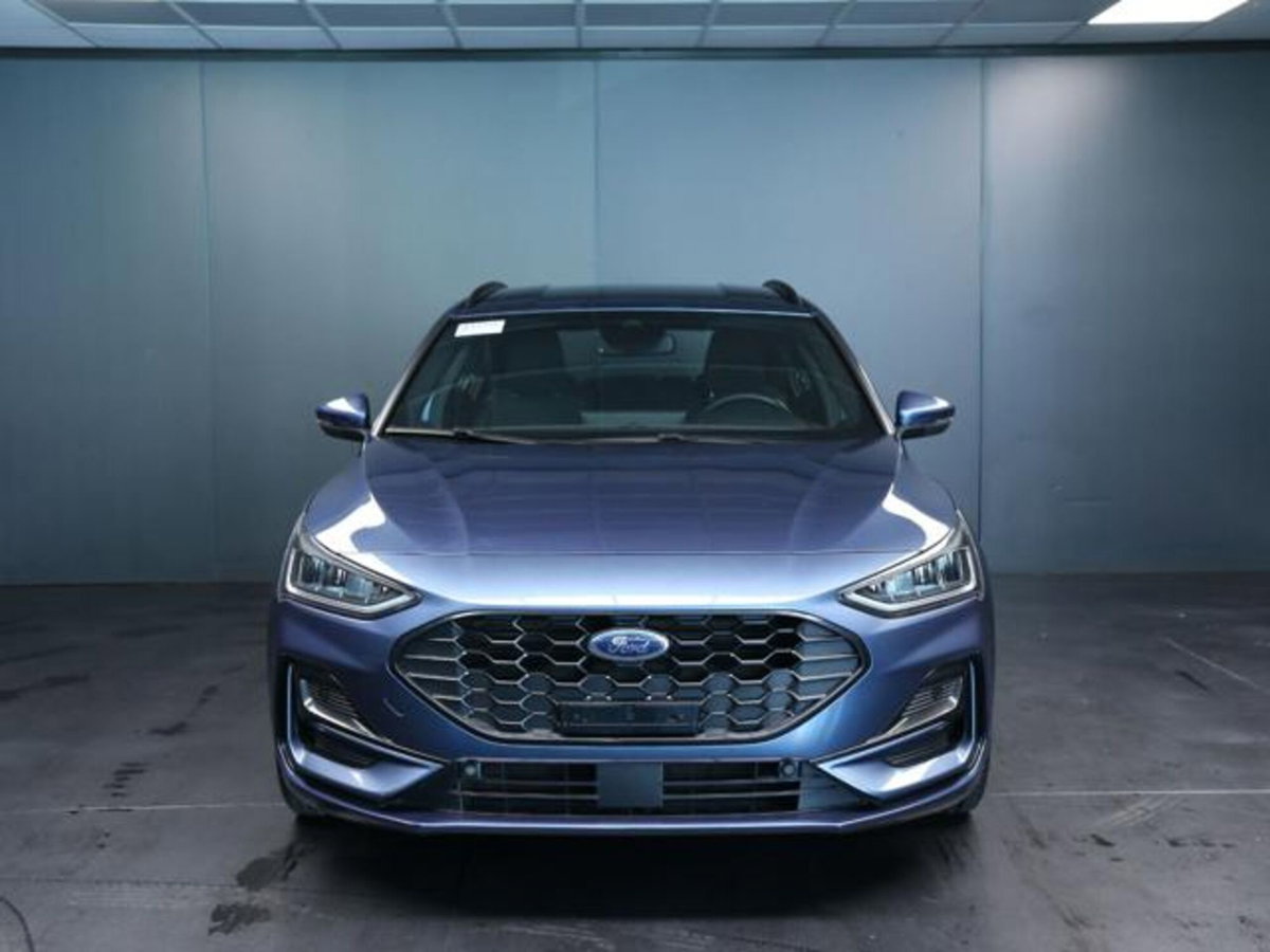 Ford Focus Station Wagon 1.5 EcoBlue 115 CV automatico SW ST-Line Design (2)