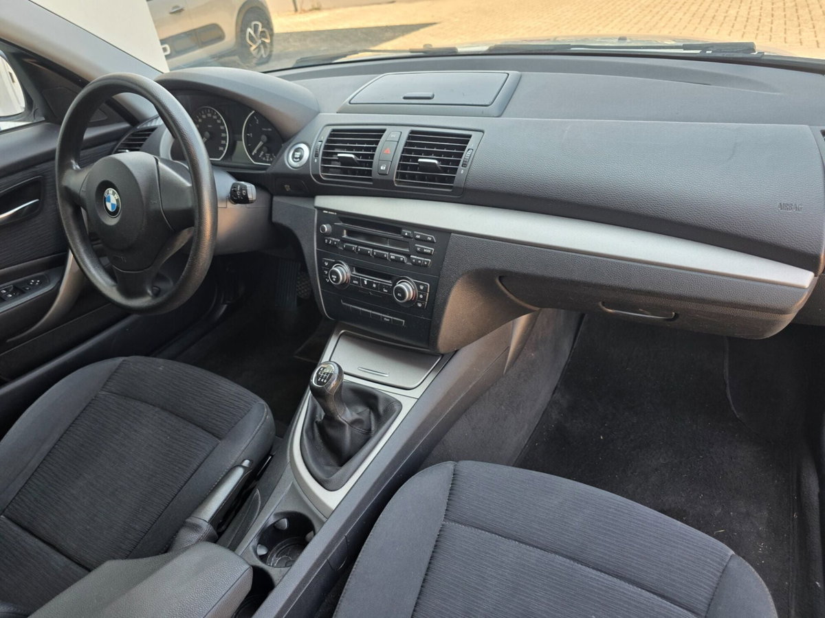 BMW Serie 1 116d 2.0 116CV cat 5 porte Futura DPF (12)