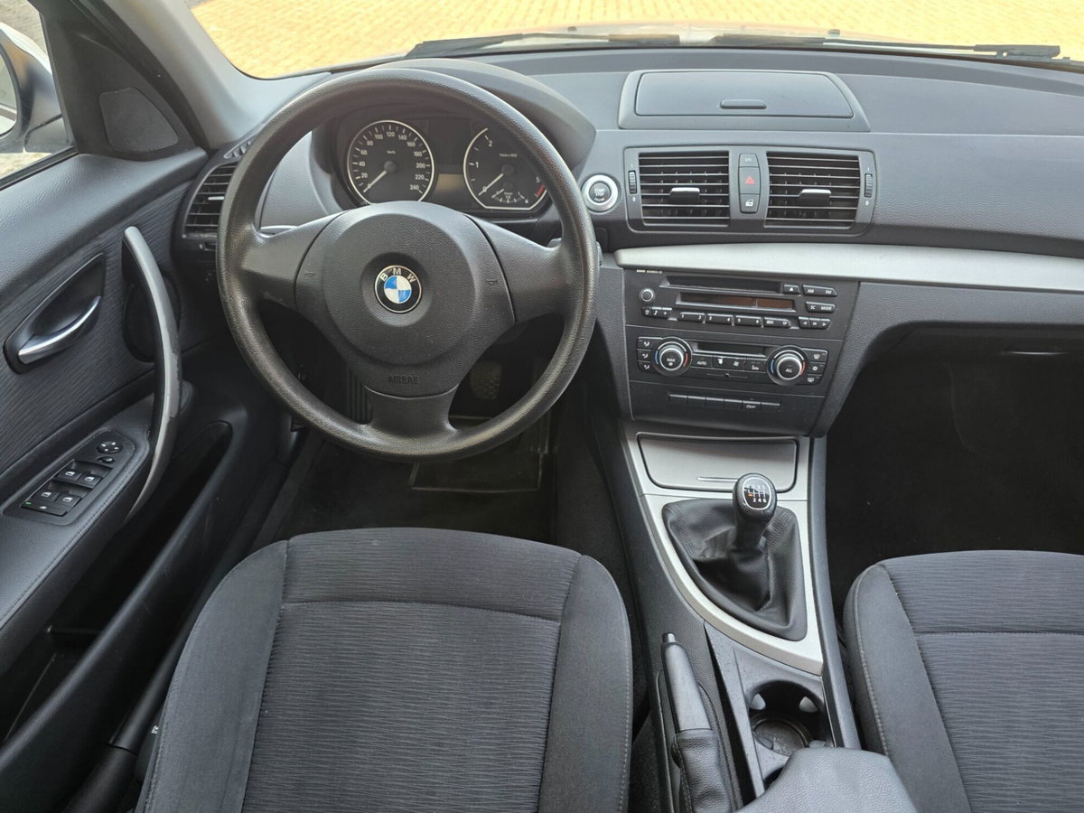 BMW Serie 1 116d 2.0 116CV cat 5 porte Futura DPF (14)