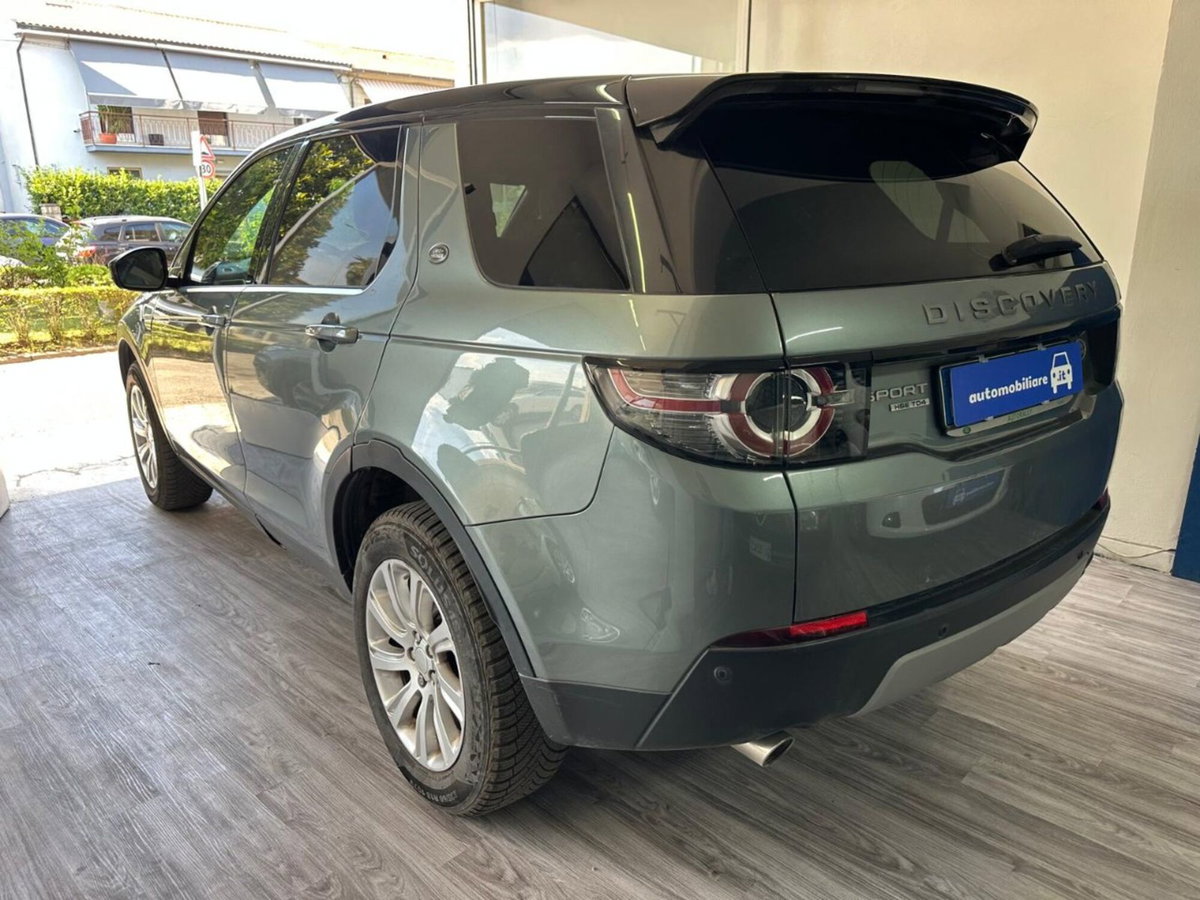 Land Rover Discovery Sport 2.2 TD4 HSE (4)