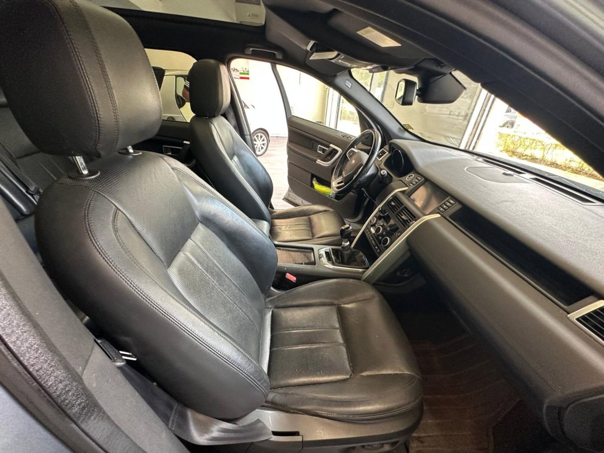 Land Rover Discovery Sport 2.2 TD4 HSE (7)