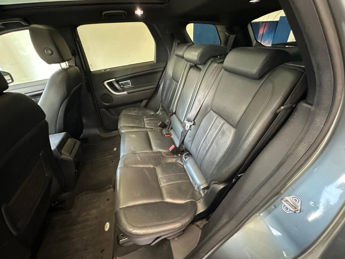 Land Rover Discovery Sport 2.2 TD4 HSE (8)