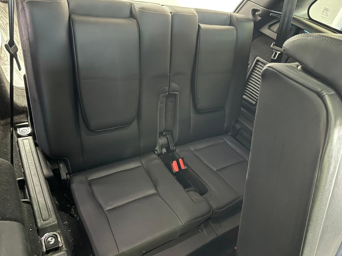 Land Rover Discovery Sport 2.2 TD4 HSE (9)