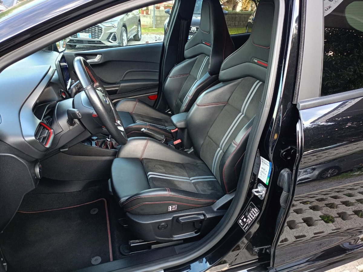 Ford Fiesta 1.5 Ecoboost 200 CV 5 porte ST (9)