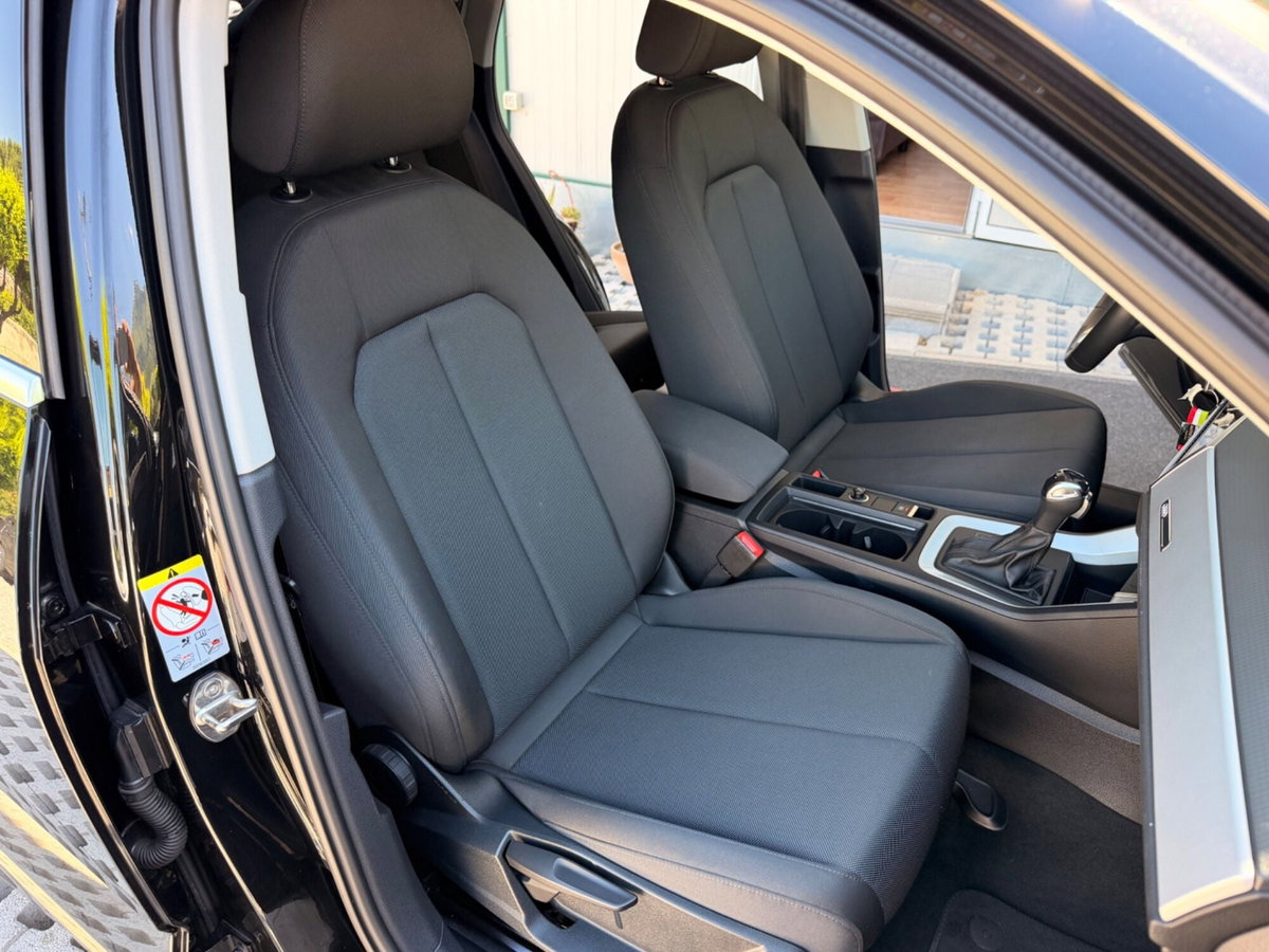 Audi Q3 35 TDI quattro S tronic Business (16)