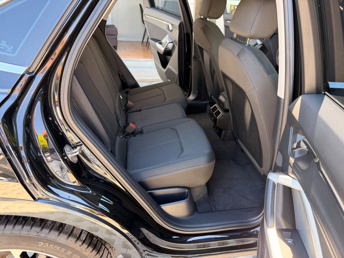Audi Q3 35 TDI quattro S tronic Business (18)