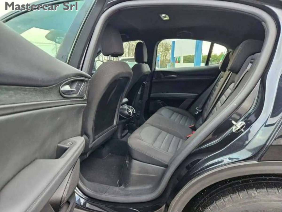 Alfa Romeo Stelvio 2.2 t Intensa Q4 210cv auto (14)