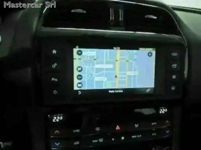 Jaguar F-Pace 2.0 D 180 CV AWD Pure (10)