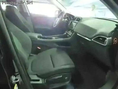 Jaguar F-Pace 2.0 D 180 CV AWD Pure (9)
