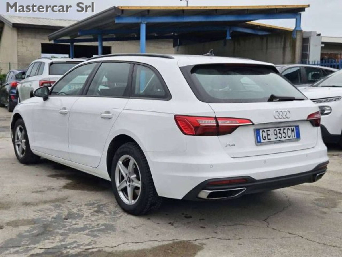 Audi A4 Avant 2.0 TDI ultra 163CV Business (4)